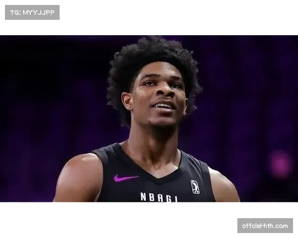 开拓者新秀亨德森表示，夏季训练重点将放在提升左手终结和阅读协防上